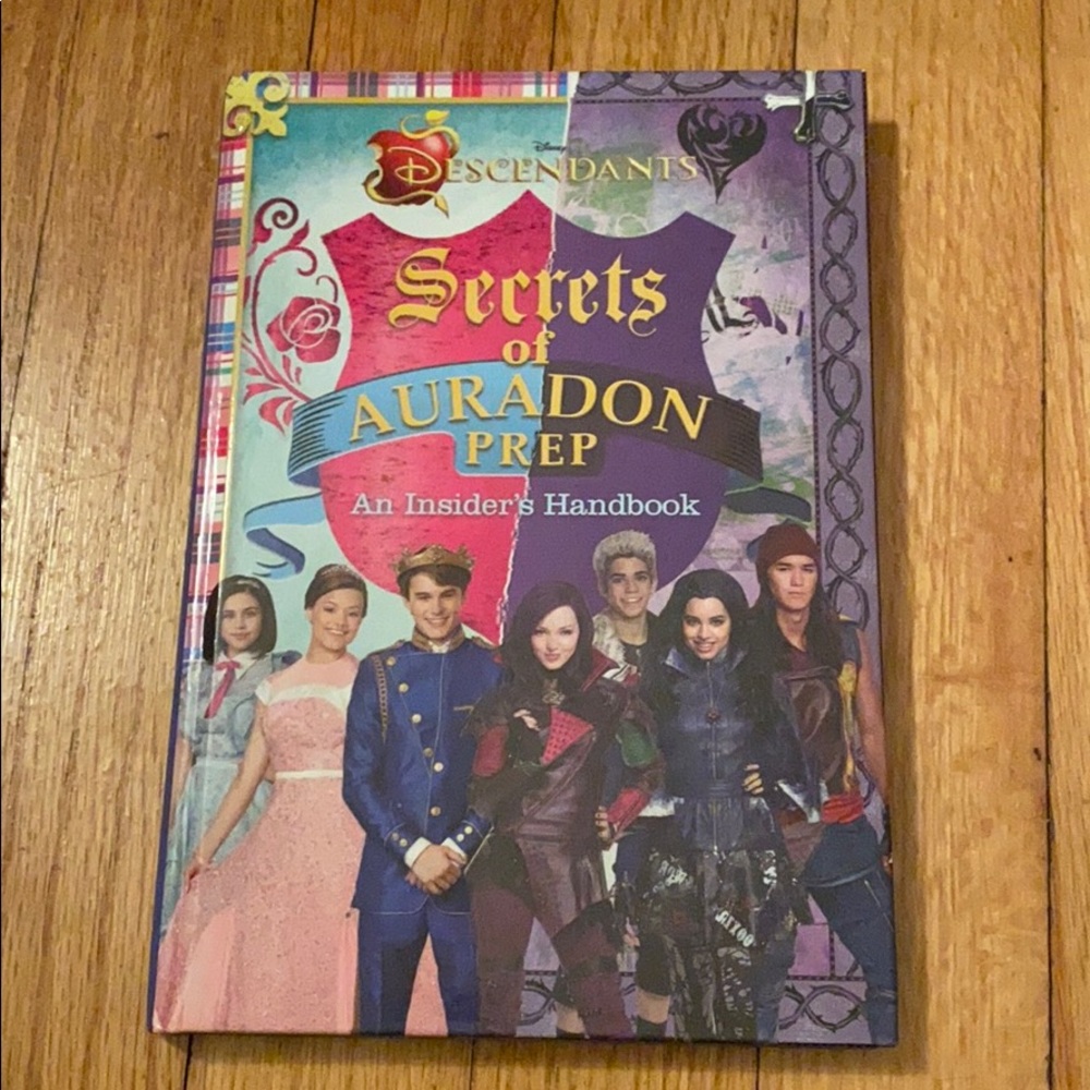 Descendants: Secrets of Auradon Prep book